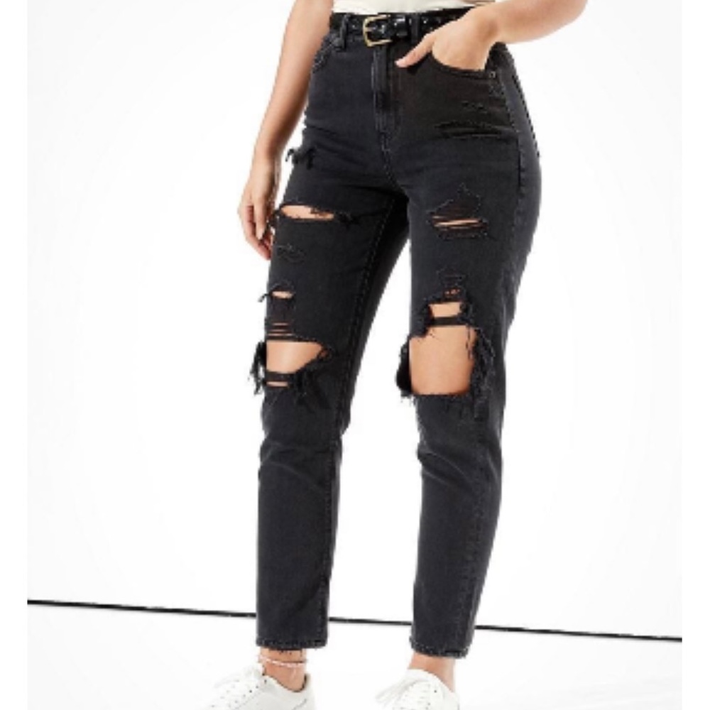 AEO Black Gray Distressed Stretchy Waist Mom Jeans 2 Short